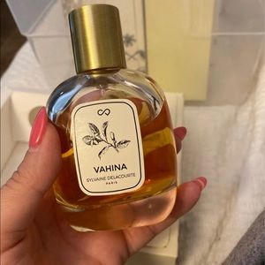 Sylvaine Delacourte Vahina